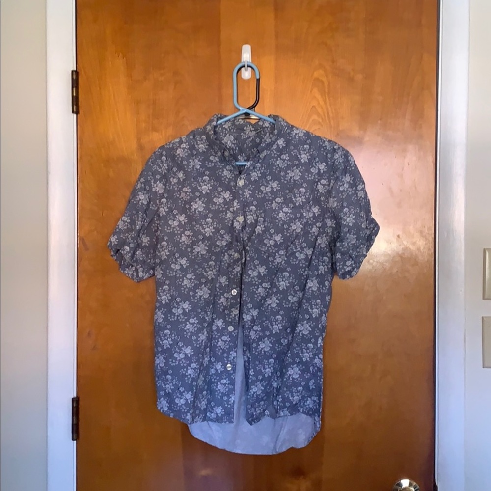 Men’s blue floral print button up